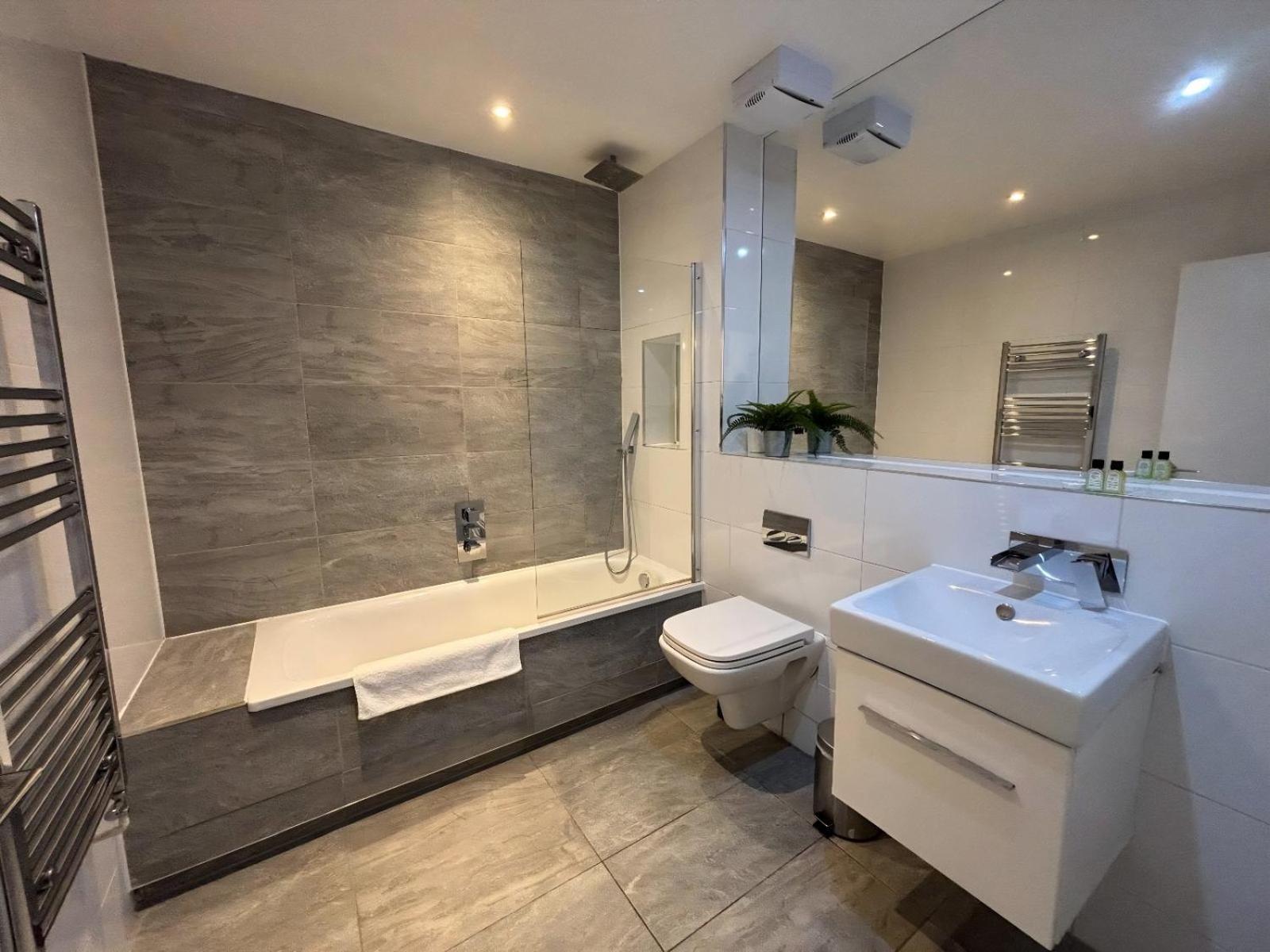 City Aldgate Apartments London Exterior foto